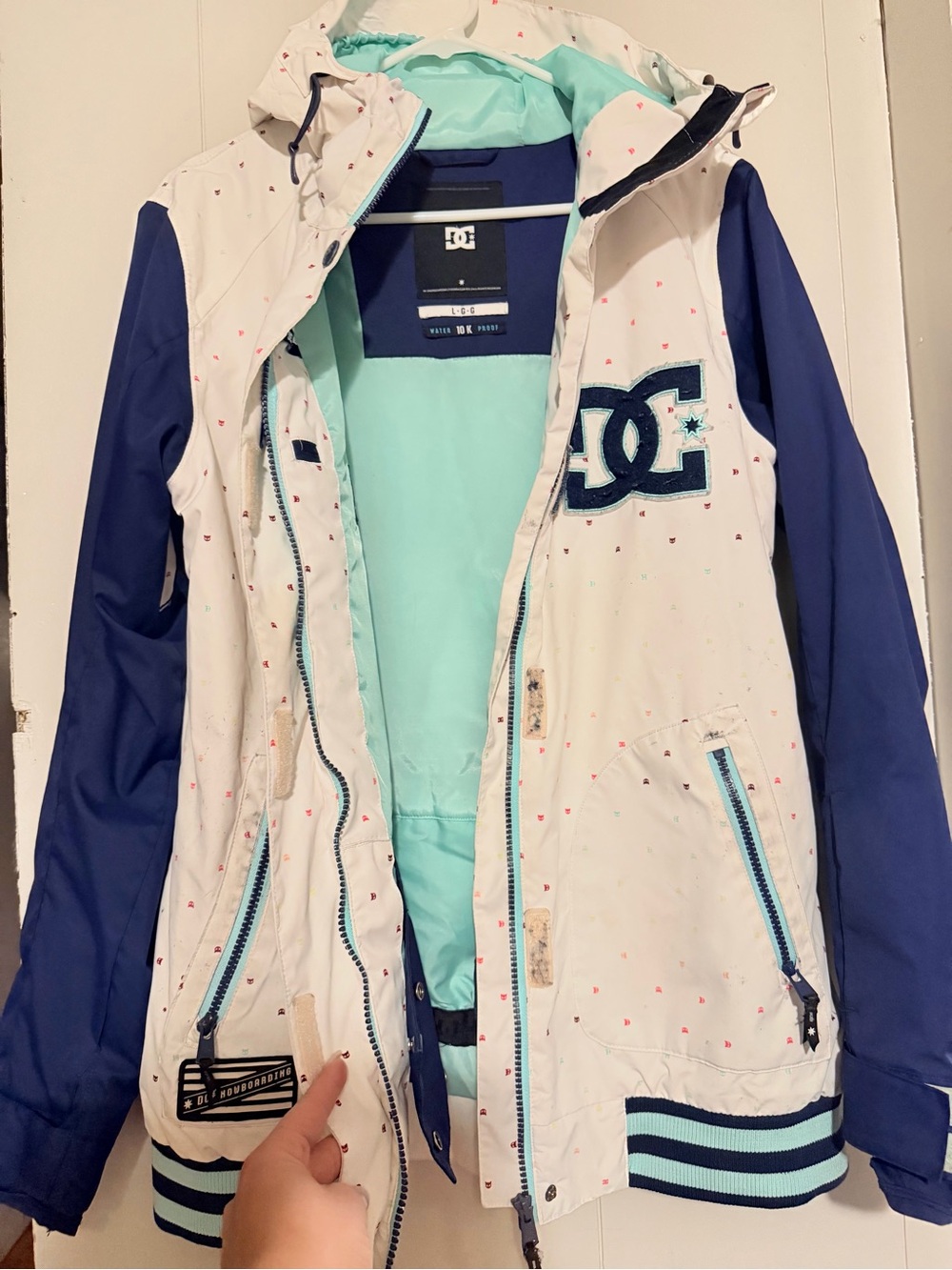 DC Women’s White Jacket with Navy Sleeves - Picture 6 of 14